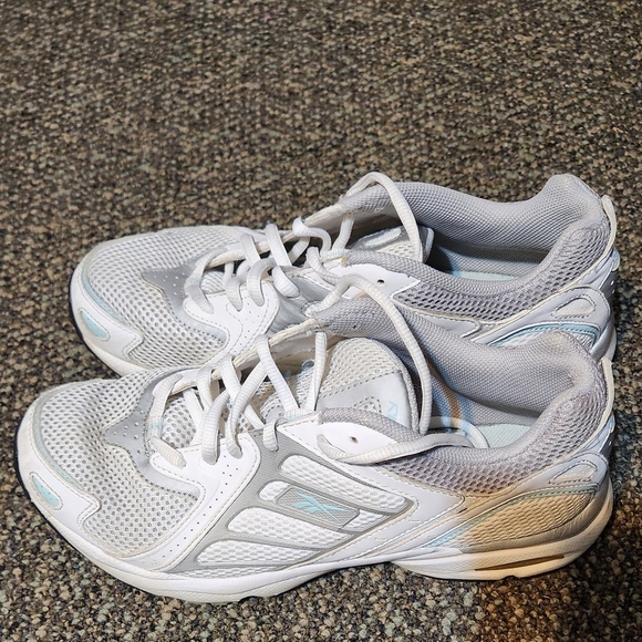 Reebok White Athletic Shoes with Breathable Mesh and Cushioned Midsole - Picture 3 of 6